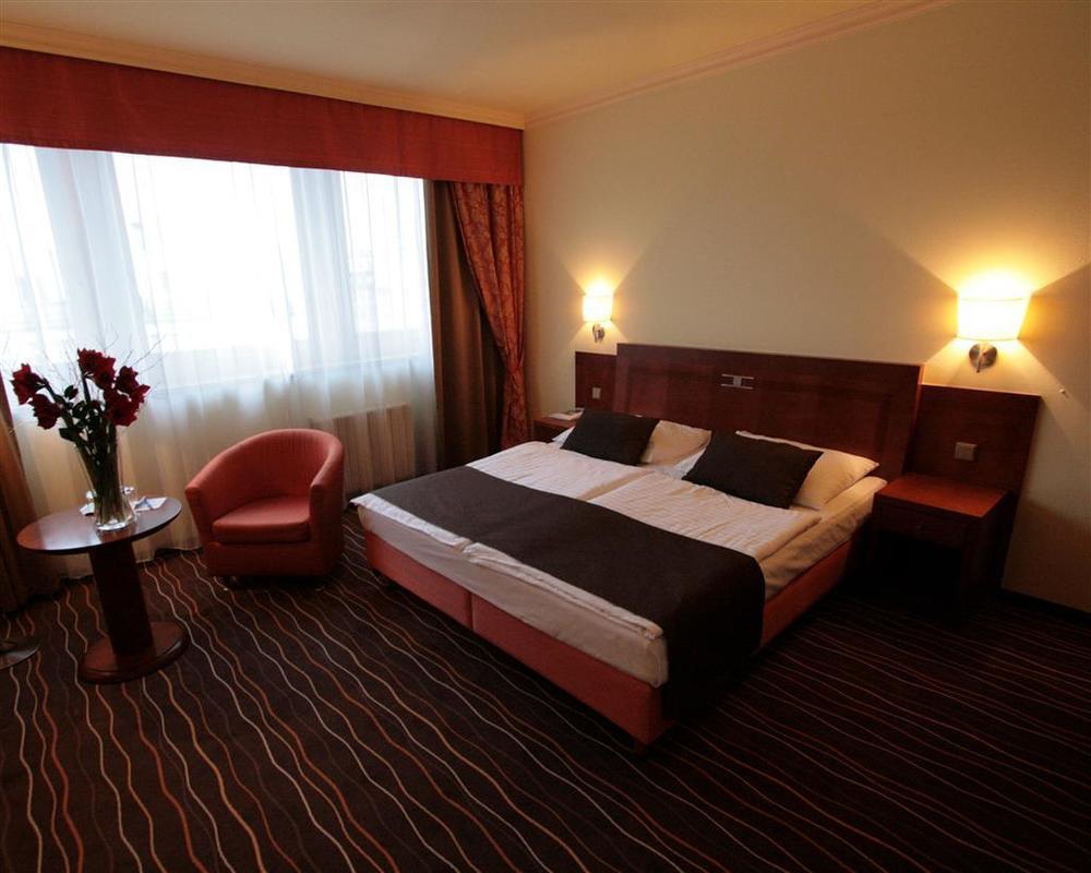 פראג Luxury Family Hotel Bila Labut חדר תמונה