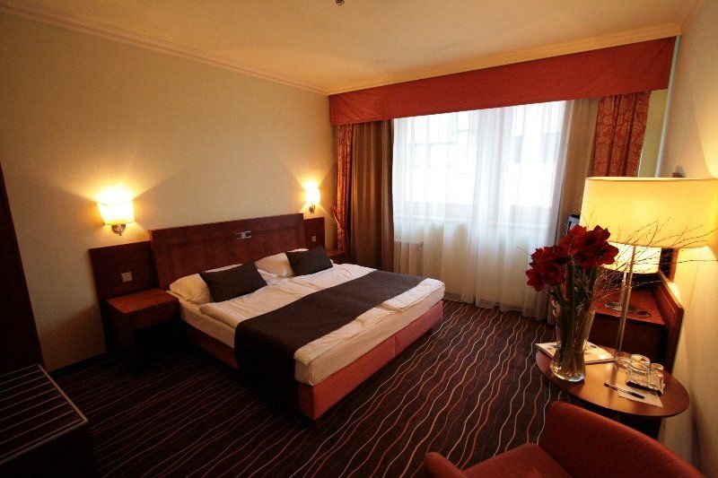 פראג Luxury Family Hotel Bila Labut מראה חיצוני תמונה