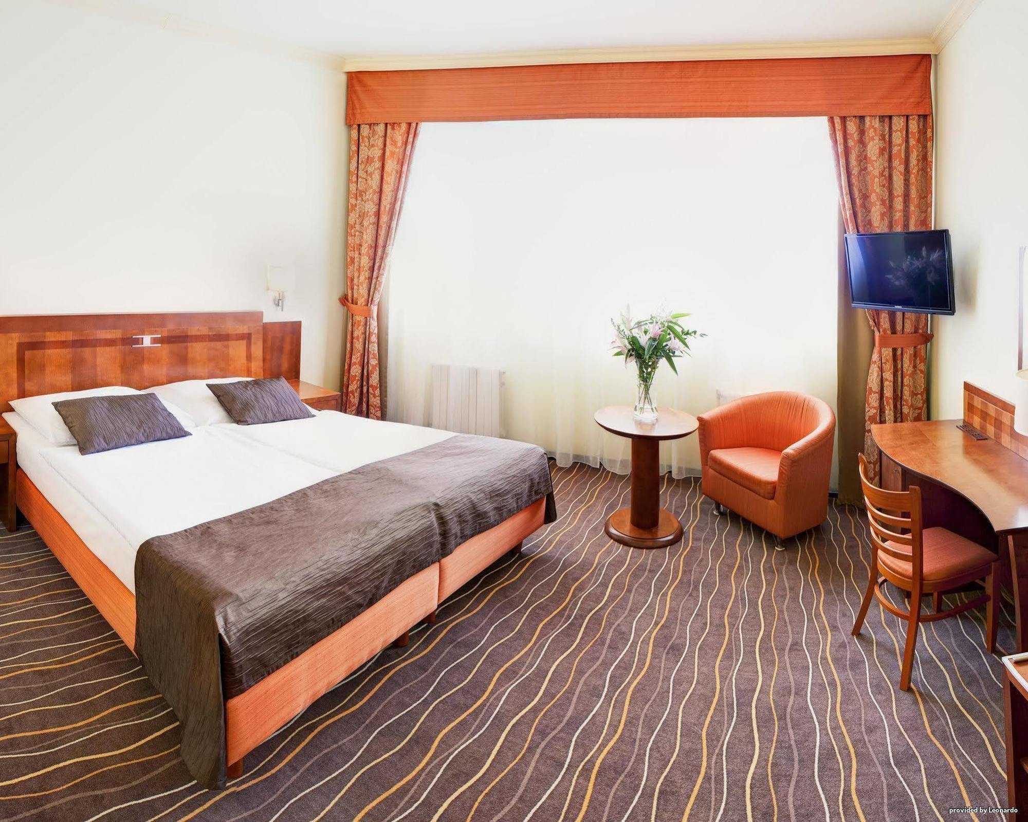 פראג Luxury Family Hotel Bila Labut חדר תמונה