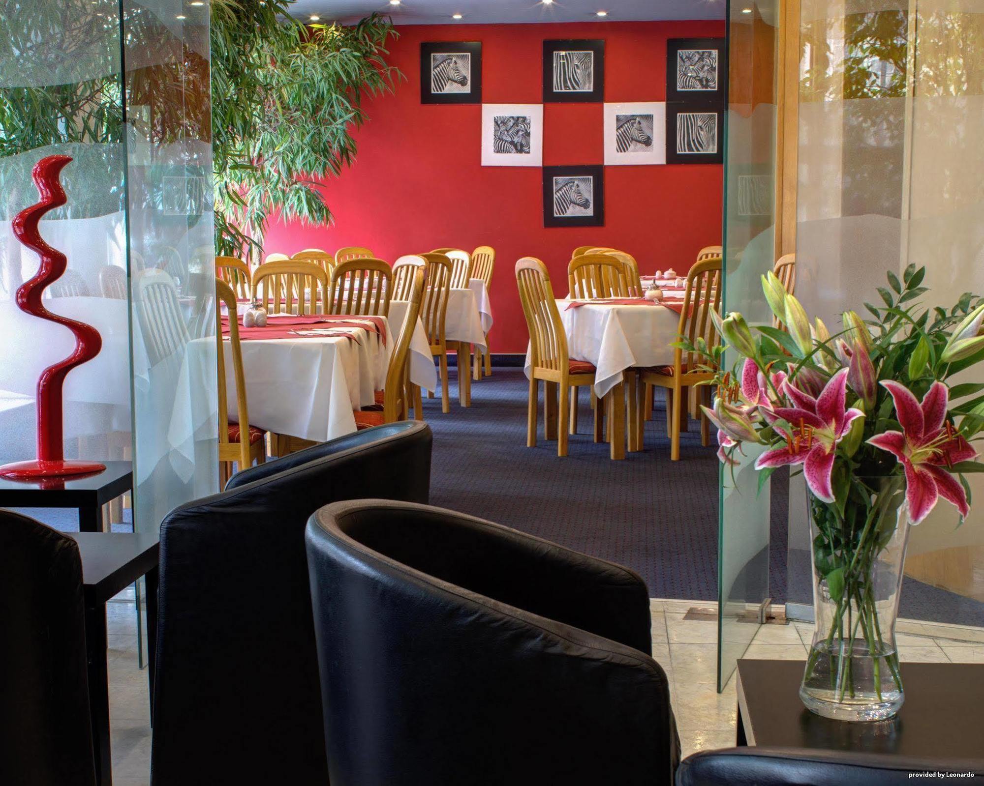 פראג Luxury Family Hotel Bila Labut מסעדה תמונה