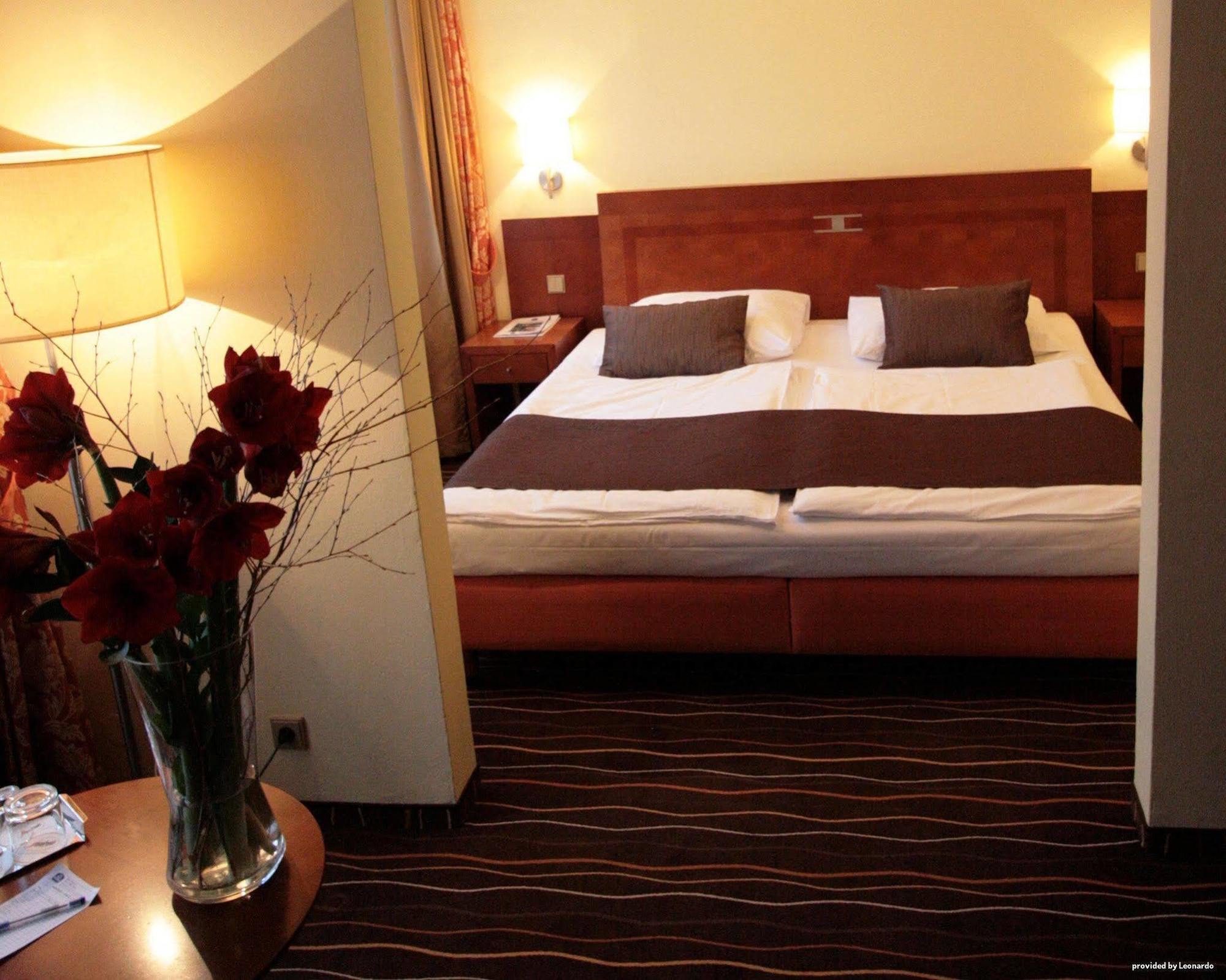פראג Luxury Family Hotel Bila Labut חדר תמונה