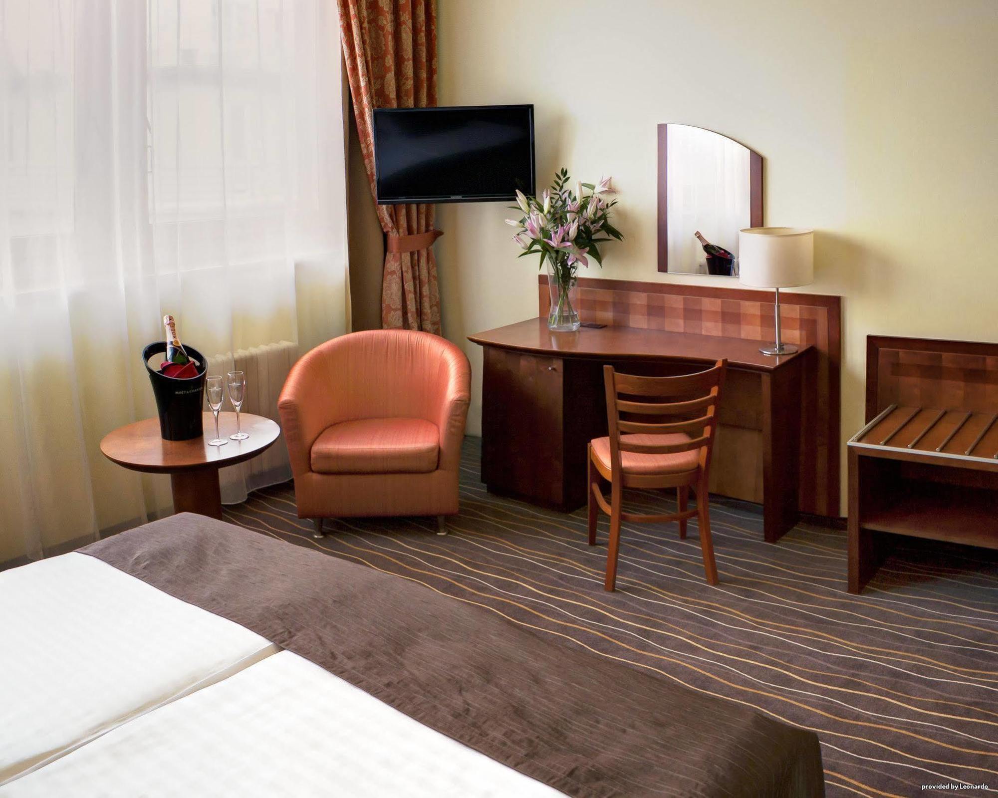 פראג Luxury Family Hotel Bila Labut חדר תמונה