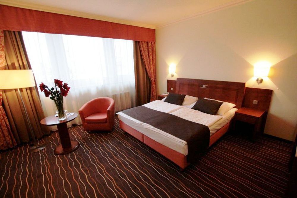 פראג Luxury Family Hotel Bila Labut חדר תמונה